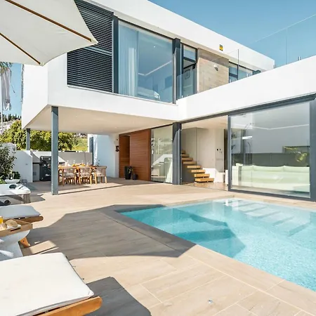 Campanario Front Golf Pool Jacuzzi إِستيبونا