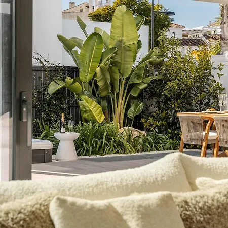 Villa Francesca Front Golf Pool Jacuzzi Estepona