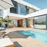 Campanario Front Golf Pool Jacuzzi إِستيبونا